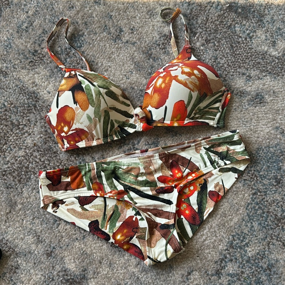 Vince Camuto swim suit